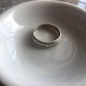 Intricate sterling silver ring